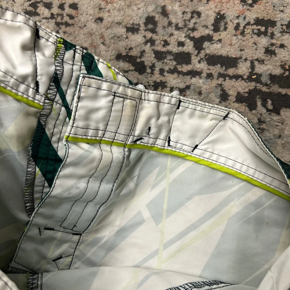 Fox Racing Board Shorts Men 32 Green Geometric Graphic Print Cargo Pocket Y2K